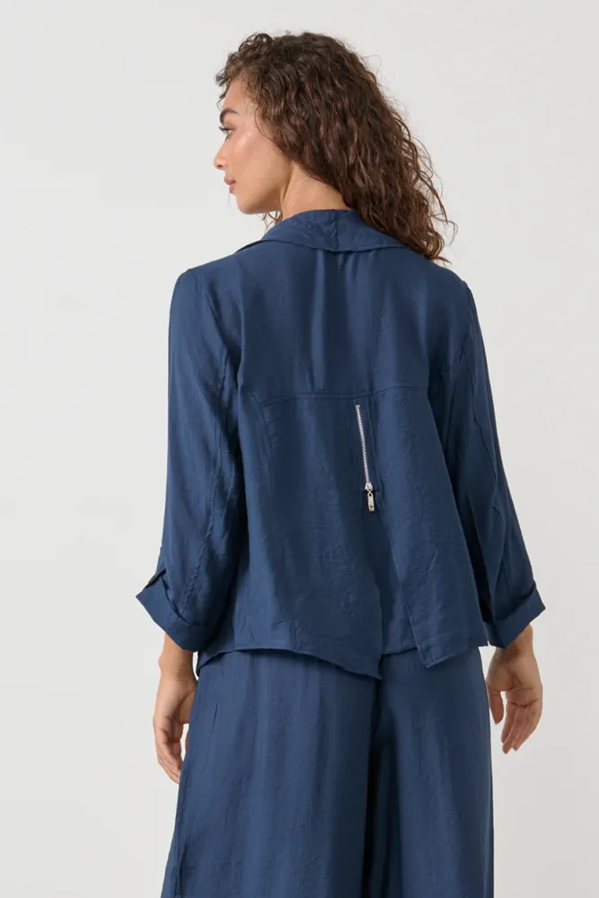 Back Feature Jacket By Caju